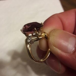 Beautiful Amethyst 18KHGE@ ring. Gold plated.